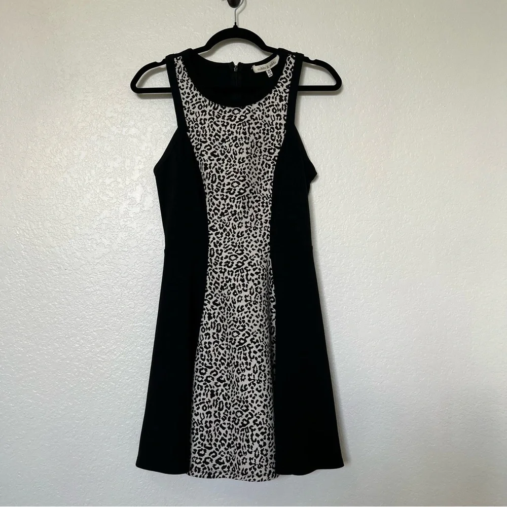 2/$30 Robbi and Nikki Casual A line dress- black and white color block print